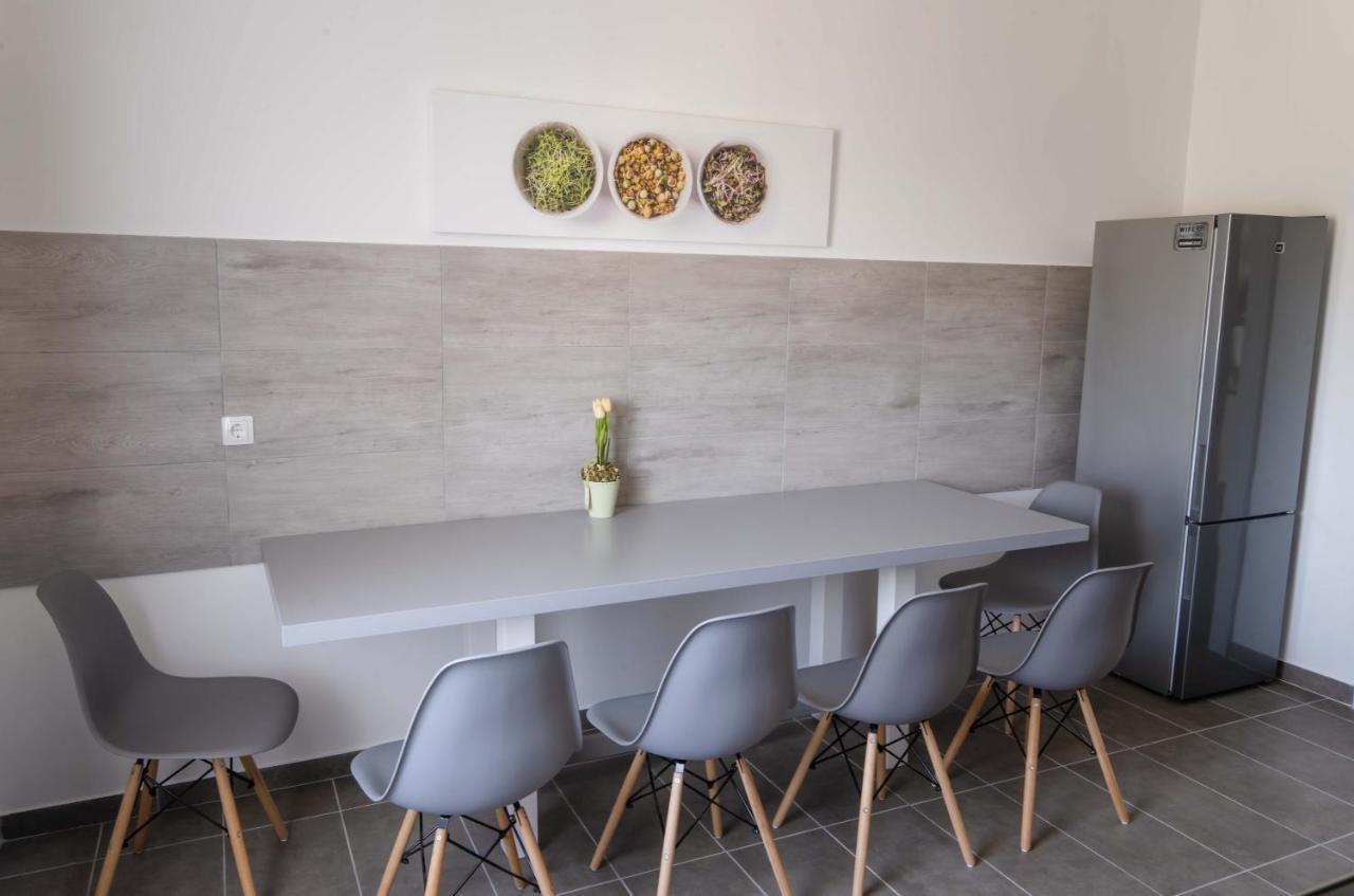 Kunfoglalas Apartmanhaz Kisujszallas Ngoại thất bức ảnh